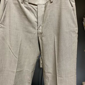 Pair of men’s Hugo boss dress pants. Size 32.
